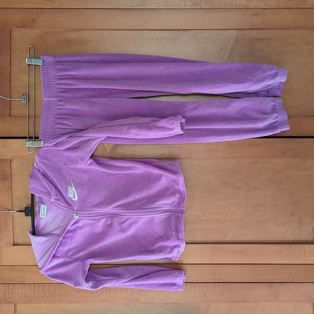 Nike Kids Purple Zip Up Hoodie & Pull On Jogger Pants 6-7